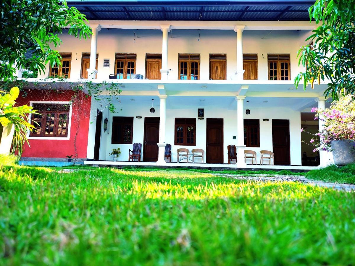 Geethani Tourist Home Polonnaruwa Eksteriør billede