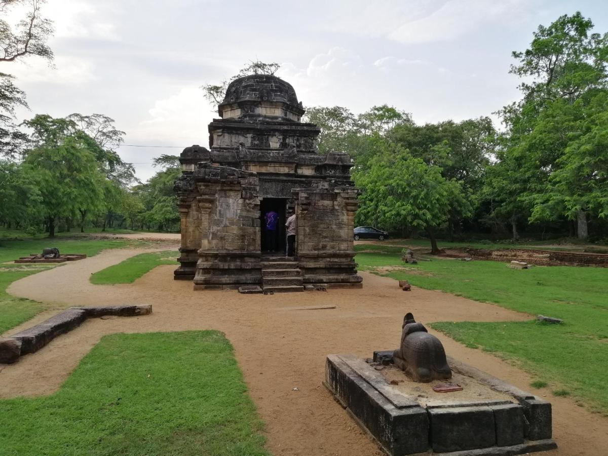 Geethani Tourist Home Polonnaruwa Eksteriør billede