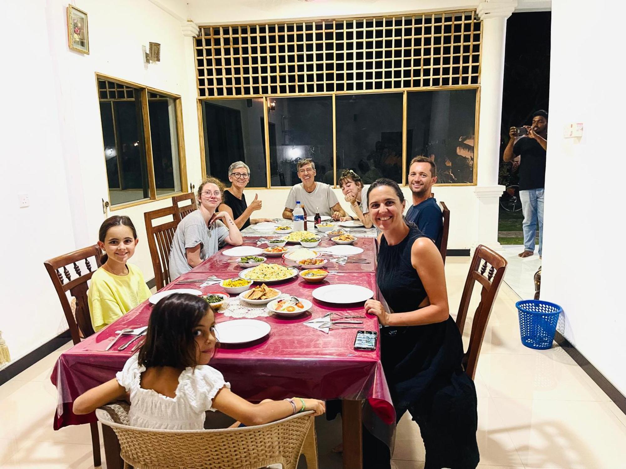 Geethani Tourist Home Polonnaruwa Eksteriør billede