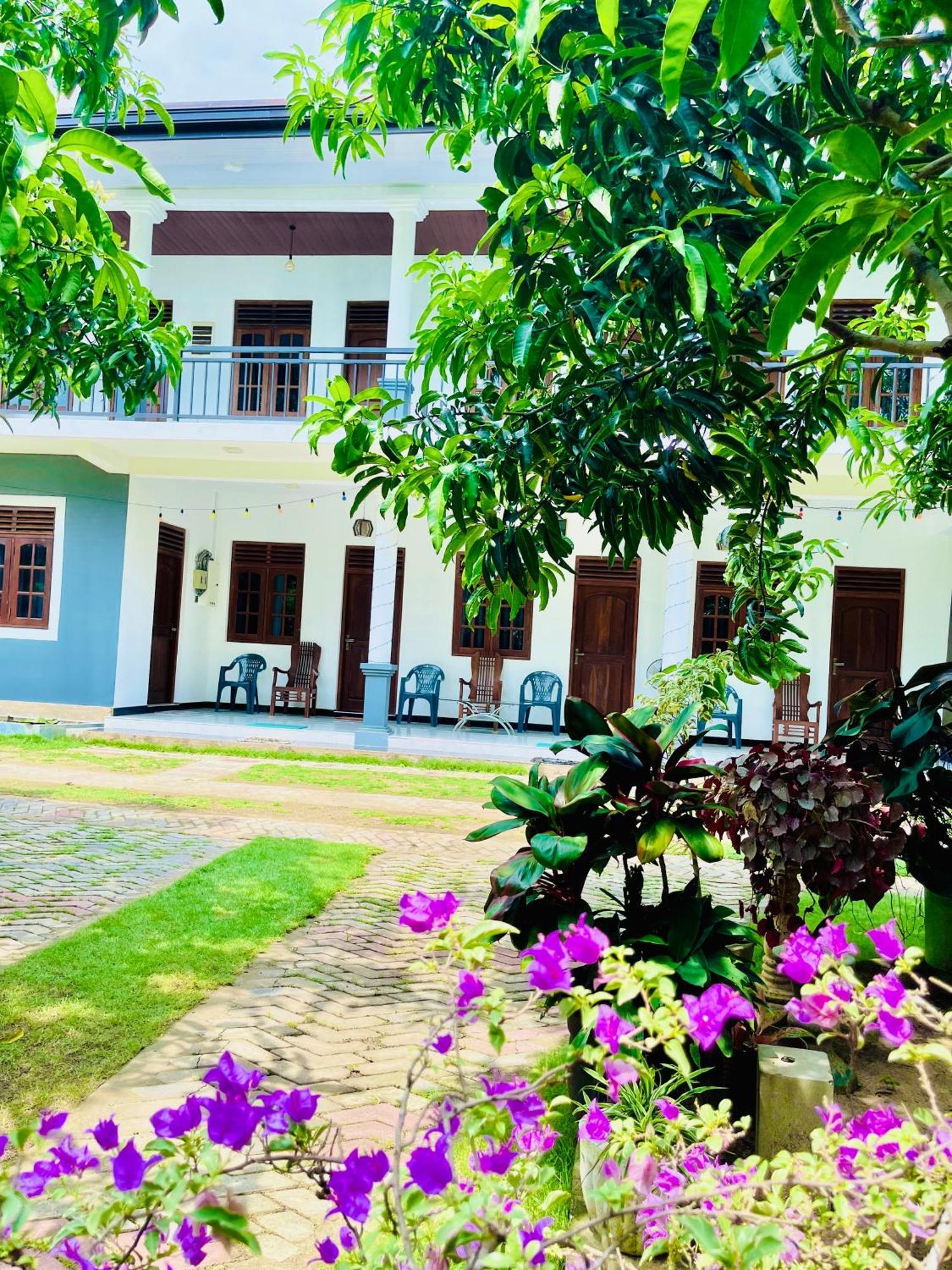 Geethani Tourist Home Polonnaruwa Eksteriør billede