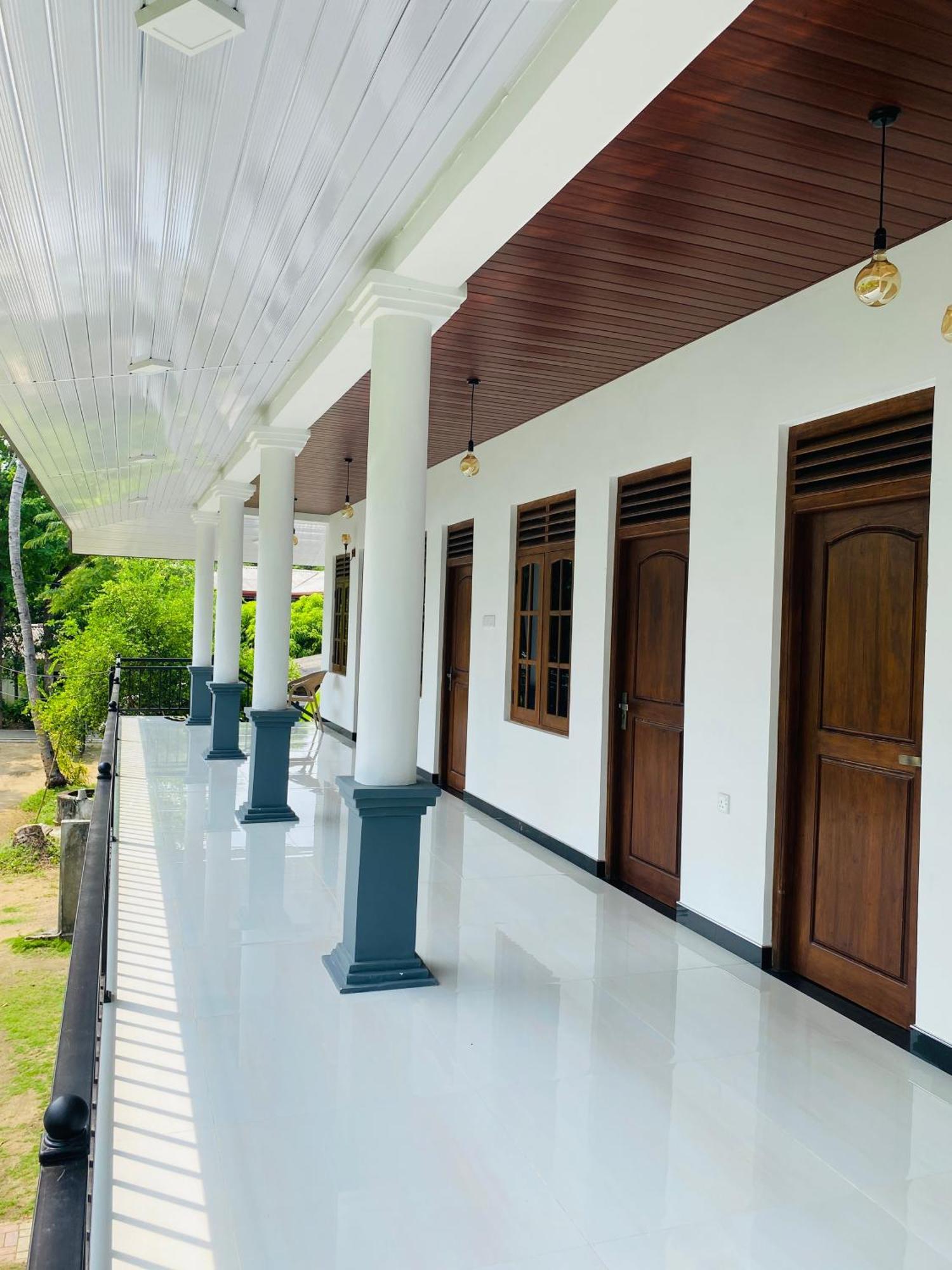 Geethani Tourist Home Polonnaruwa Eksteriør billede