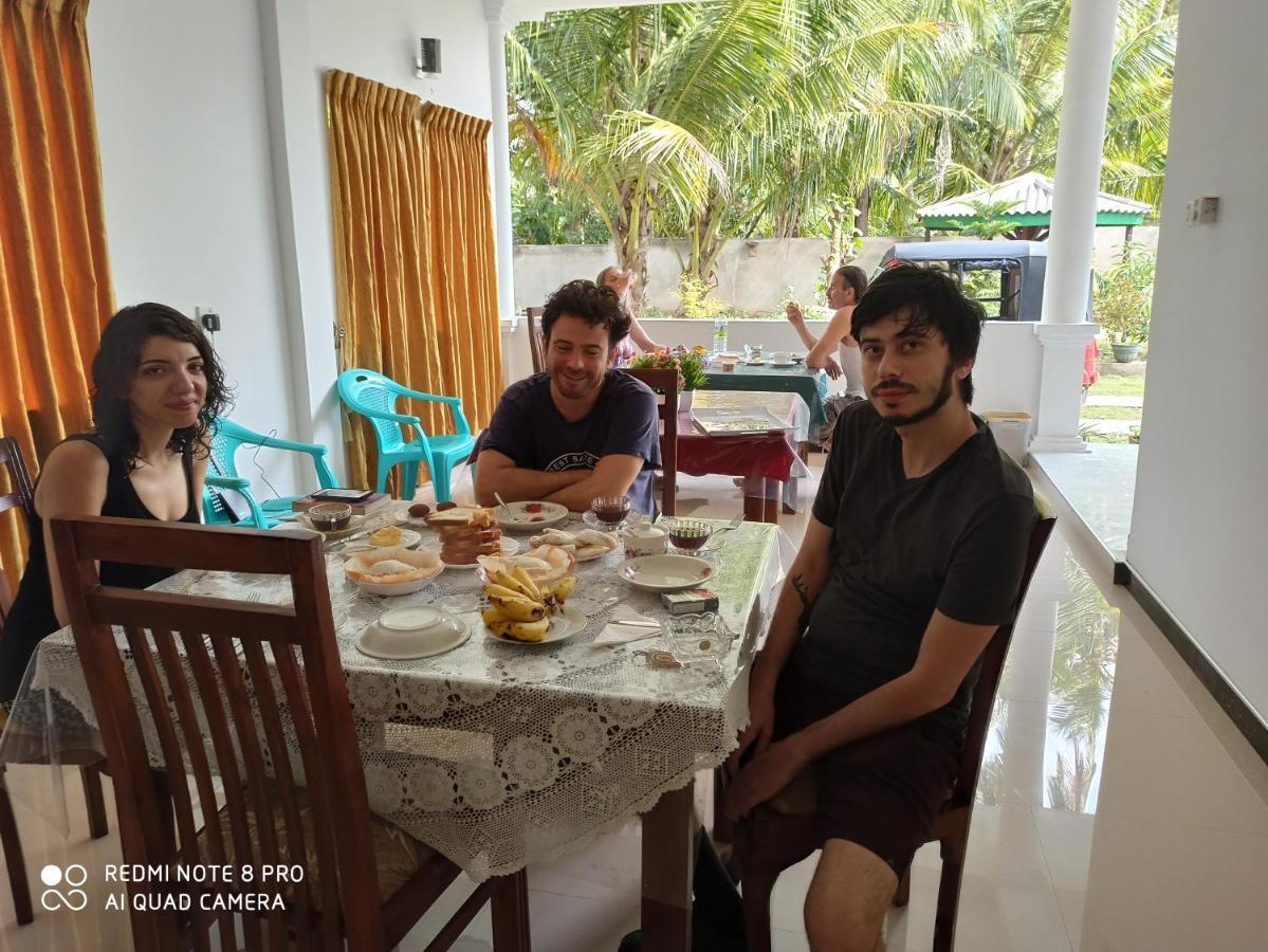 Geethani Tourist Home Polonnaruwa Eksteriør billede